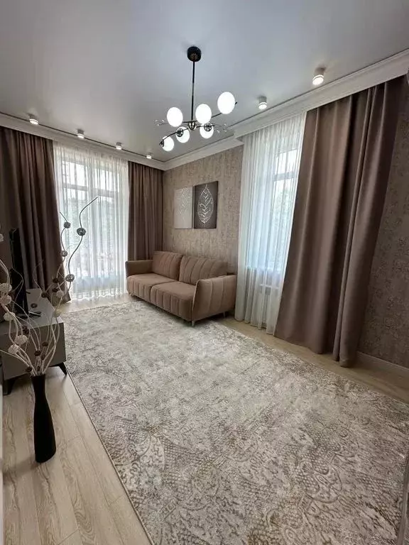 2-к кв. Ставропольский край, Кисловодск ул. Декабристов, 45 (65.0 м) - Фото 0