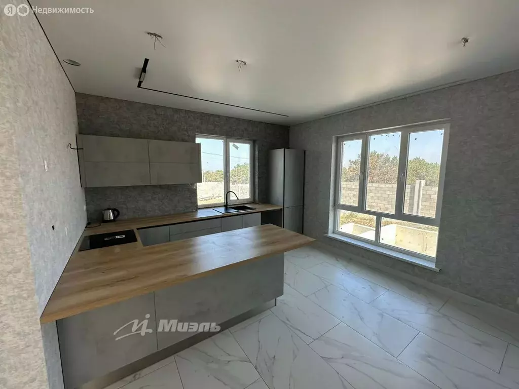 Дом в Севастополь, улица Генерала Богдановича, 8 (315 м) - Фото 1