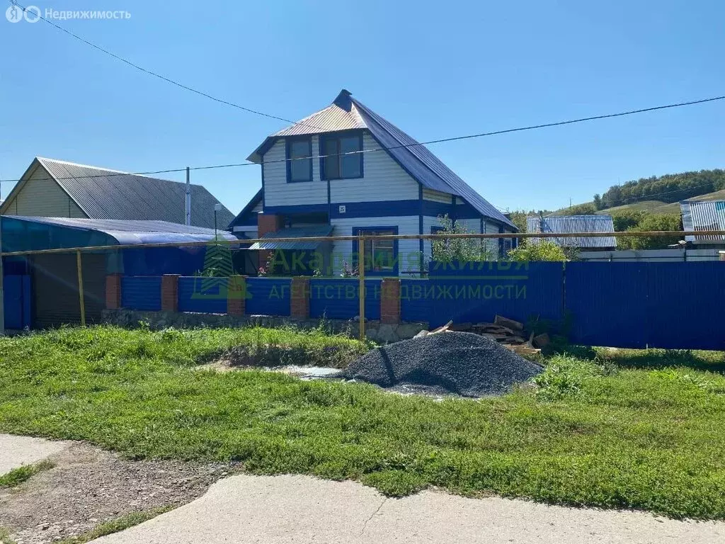 Дом в Исаклы, село Исаклы, Спортивная улица, 25 (110.6 м) - Фото 1