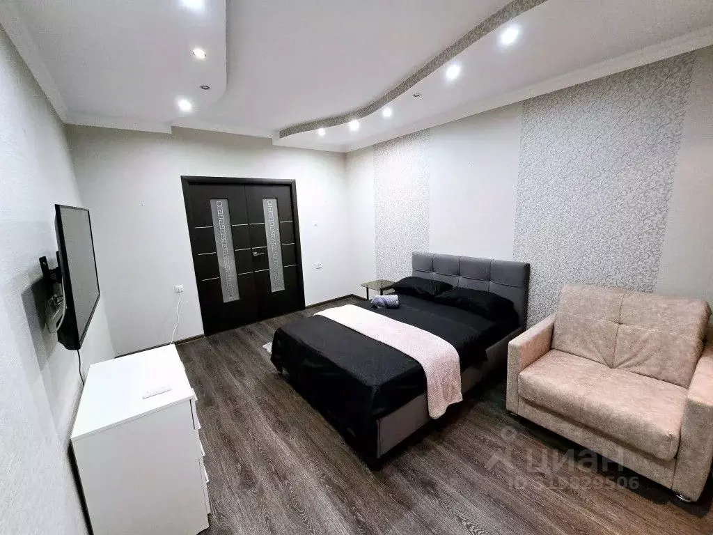 2-к кв. Ханты-Мансийский АО, Сургут просп. Ленина, 13 (65.0 м) - Фото 1