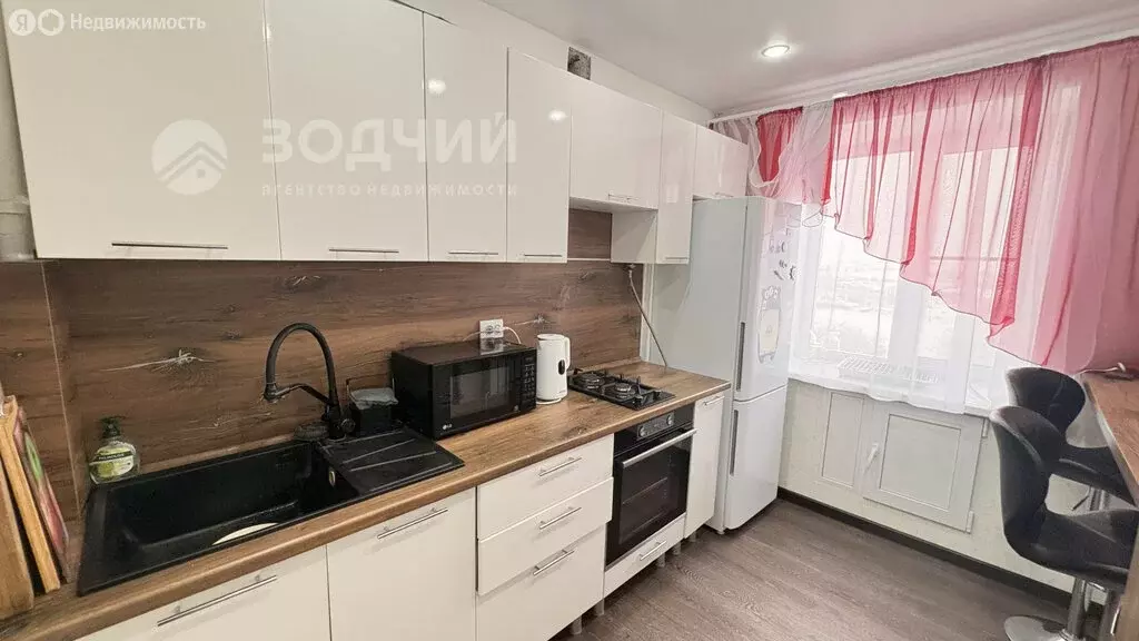 3-комнатная квартира: село Красноармейское, улица Ленина, 84 (58.3 м) - Фото 1