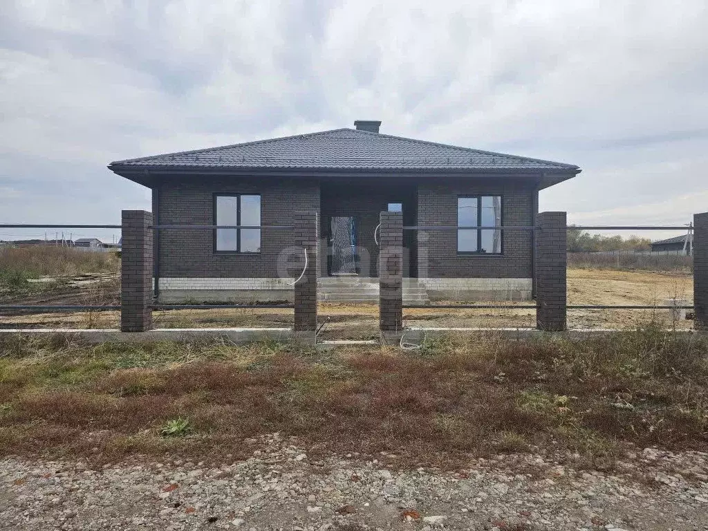 Дом в Воронежская область, Семилукский район, Губаревское с/пос, с. ... - Фото 0