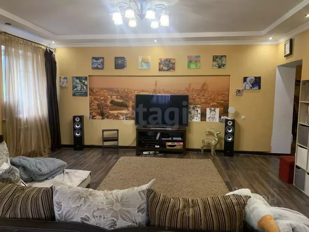 2-к кв. Калмыкия, Элиста Квартальная ул., 18 (88.0 м) - Фото 0