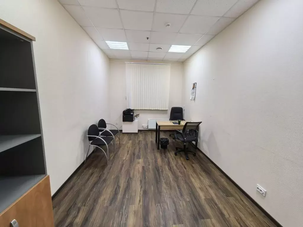 Офис в Ленинградская область, Гатчина просп. 25 Октября, 42А (15 м) - Фото 2