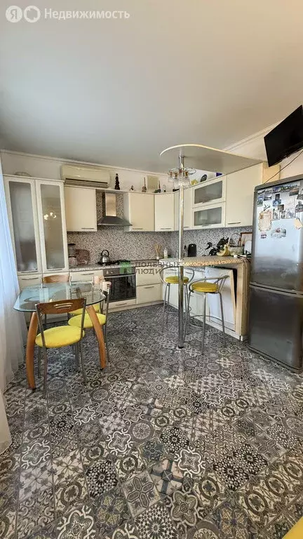 3-комнатная квартира: Астрахань, улица Космонавтов, 18к2 (92.2 м) - Фото 1