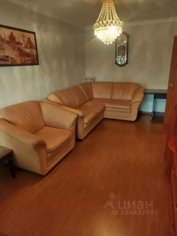 3-к кв. Северная Осетия, Владикавказ пл. 50 лет Октября, 6 (70.0 м) - Фото 1