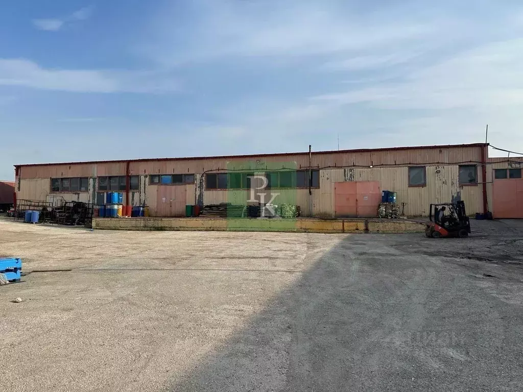 Производственное помещение в Крым, Симферопольский район, Чистенское ... - Фото 1