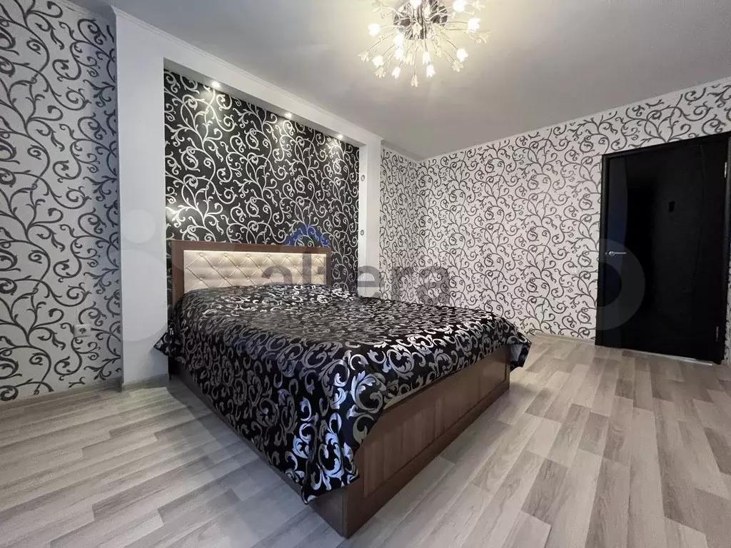 3-к. квартира, 95 м, 5/10 эт. - Фото 0