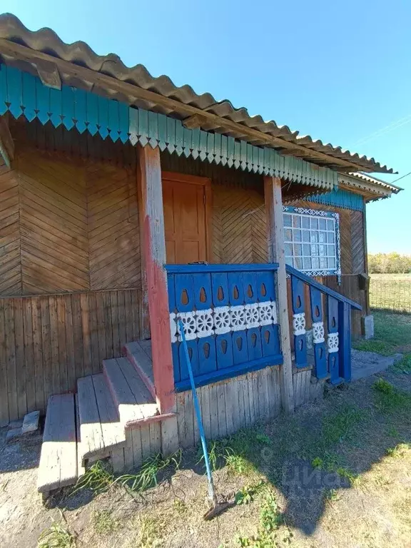 Дом в Саратовская область, Татищевский район, Октябрьское ... - Фото 0