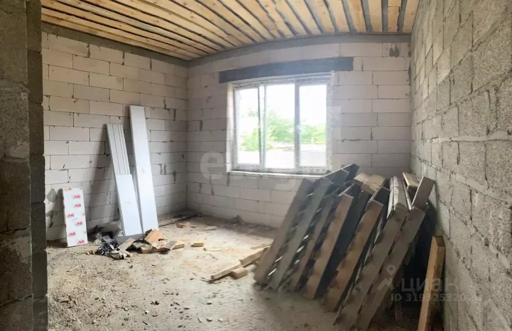 Дом в Калмыкия, Элиста ул. Чкалова, 86 (100 м) - Фото 0