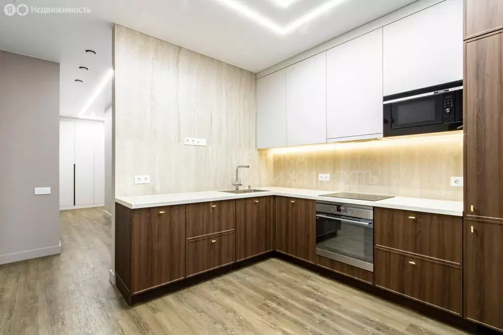 2-комнатная квартира: Тюмень, Новгородская улица, 1 (55.4 м) - Фото 1