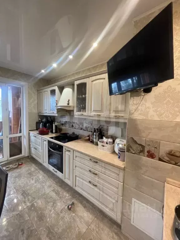 3-к кв. Сахалинская область, Южно-Сахалинск Больничная ул., 36Б (62.0 ... - Фото 1