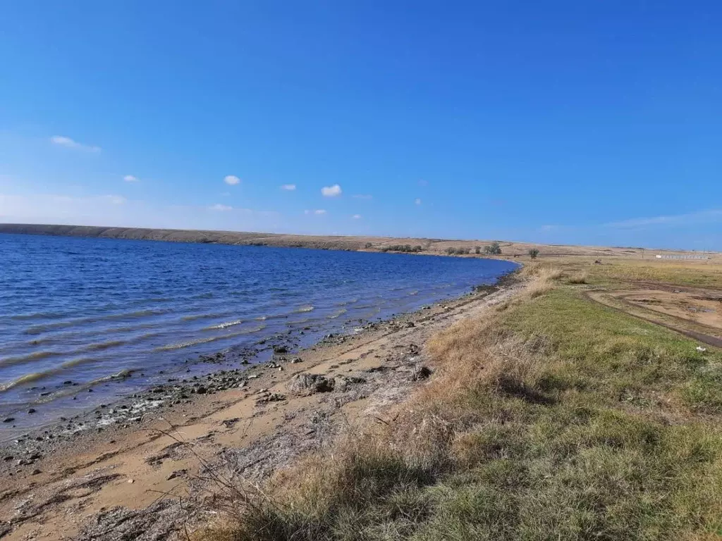 Участок в Крым, Черноморский район, с. Новоивановка ул. Цветочная ... - Фото 1