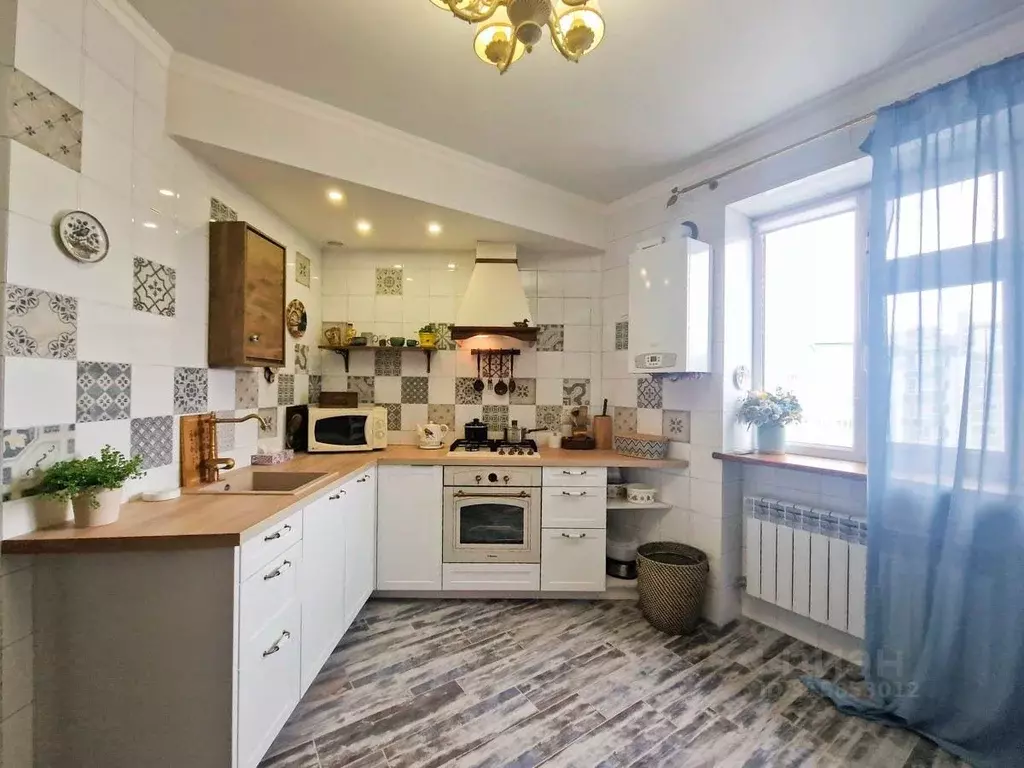 2-к кв. Крым, Алушта ул. 60 лет СССР, 29 (64.4 м) - Фото 2