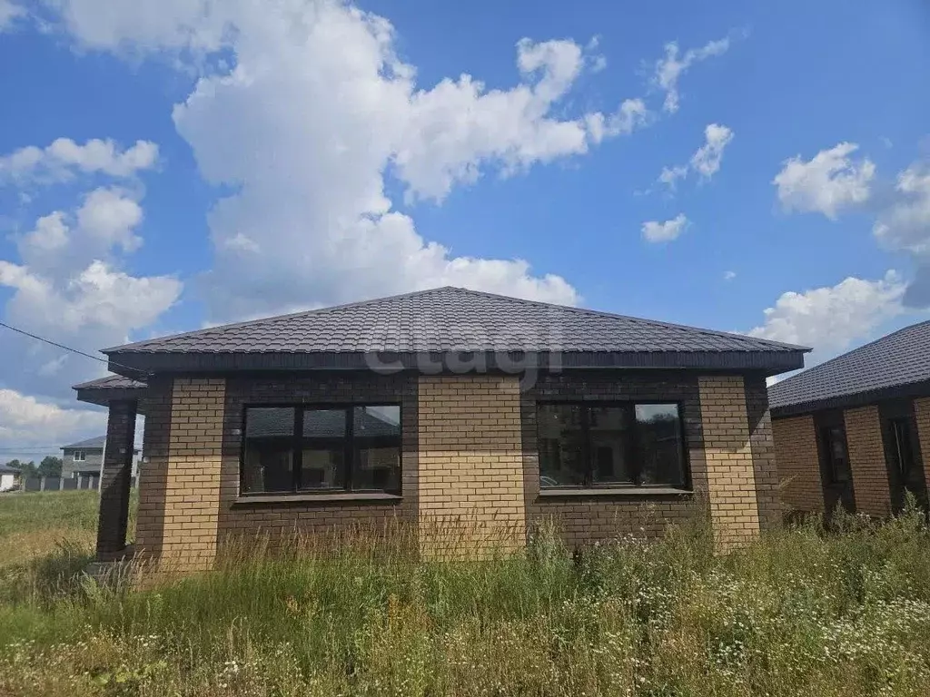 Дом в Башкортостан, Уфимский район, Михайловский сельсовет, д. Суровка ... - Фото 1