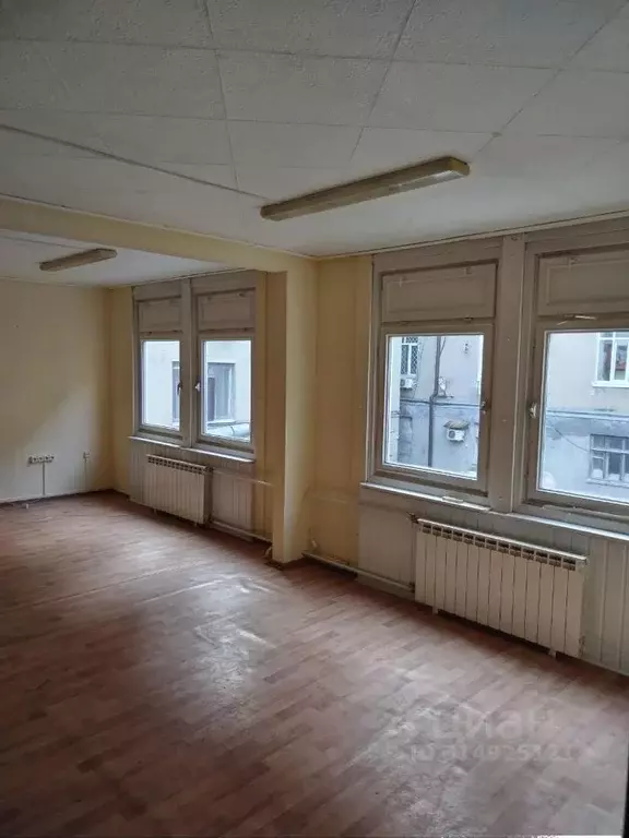 Офис в Саратовская область, Саратов Московская ул., 70 (200 м) - Фото 1