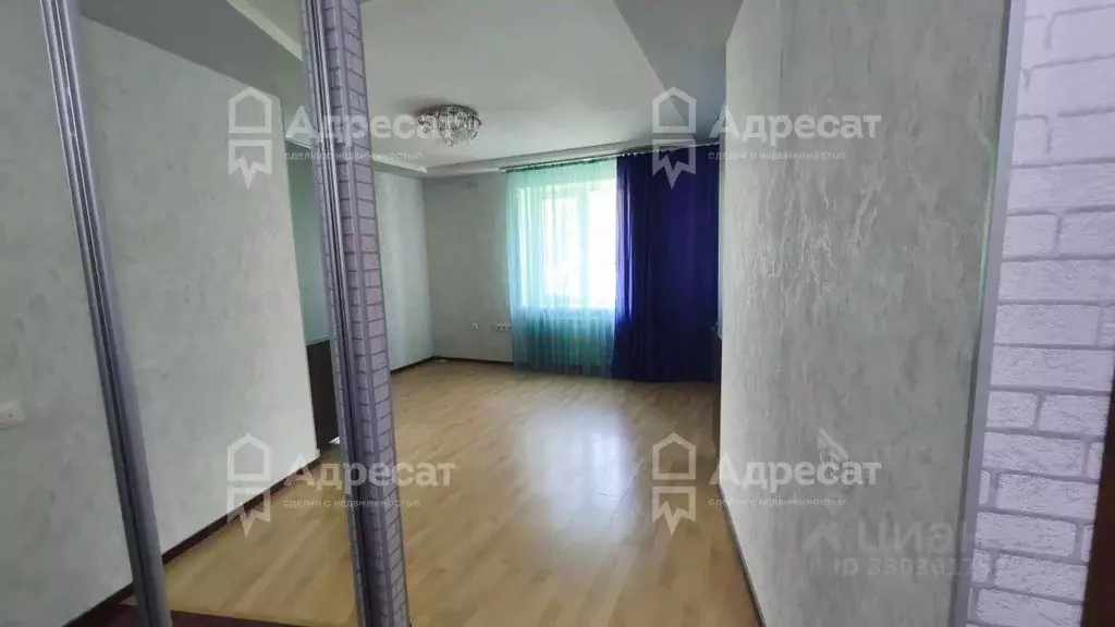 3-к кв. Волгоградская область, Волгоград ул. 64-й Армии, 69 (58.0 м) - Фото 2