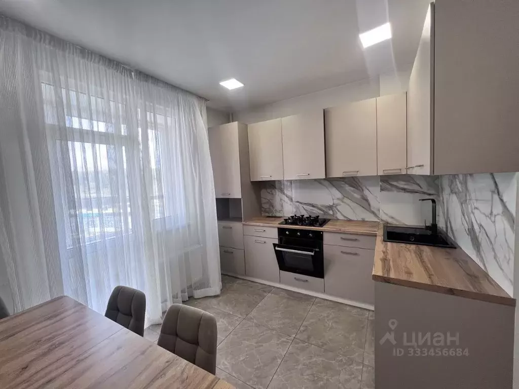3-к кв. Крым, Симферополь ул. Ковыльная, 94 (74.0 м) - Фото 1