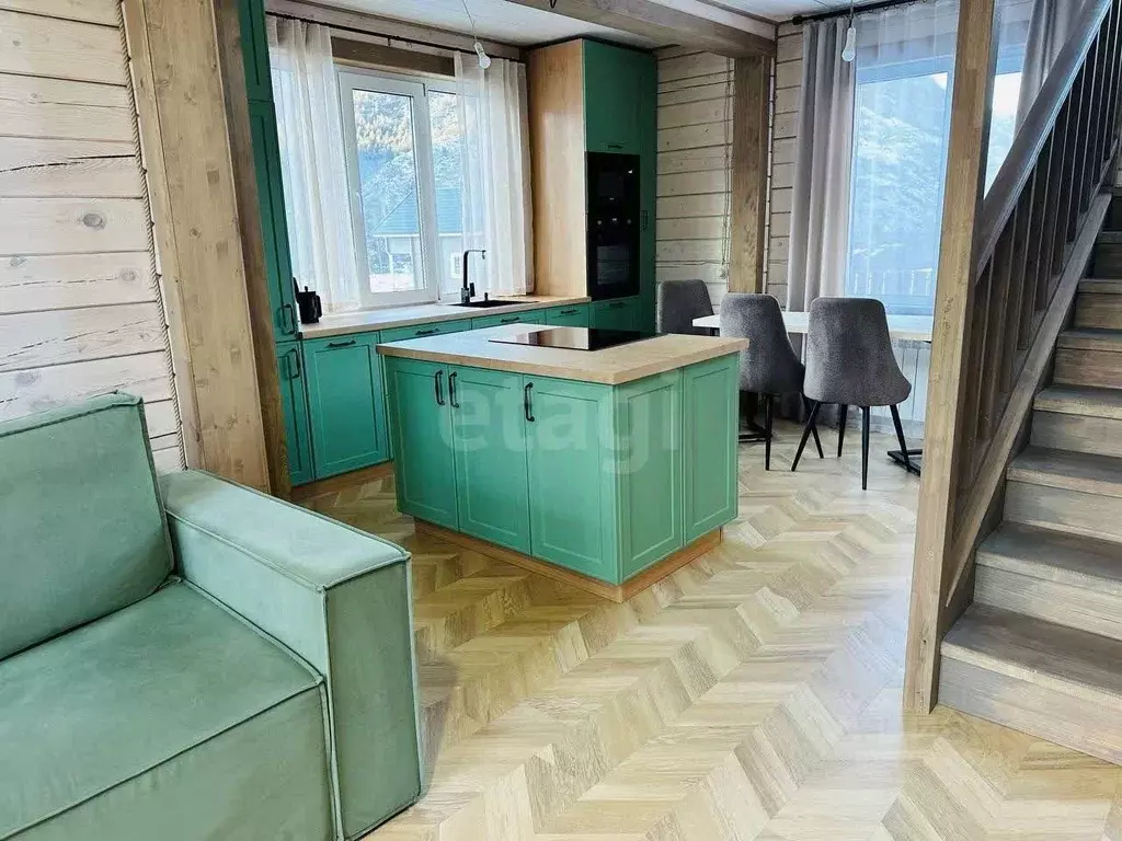 Дом в Алтай, Чемальский район, с. Чемал пер. Светлый, 5 (153 м) - Фото 1