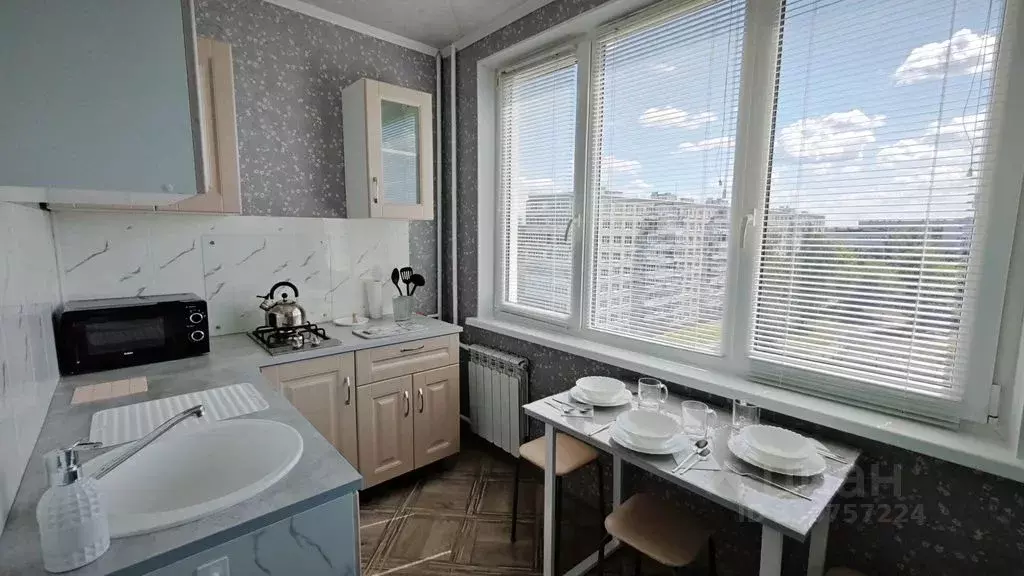 2-к кв. Ленинградская область, Тихвин 5-й мкр, 21 (44.0 м) - Фото 1