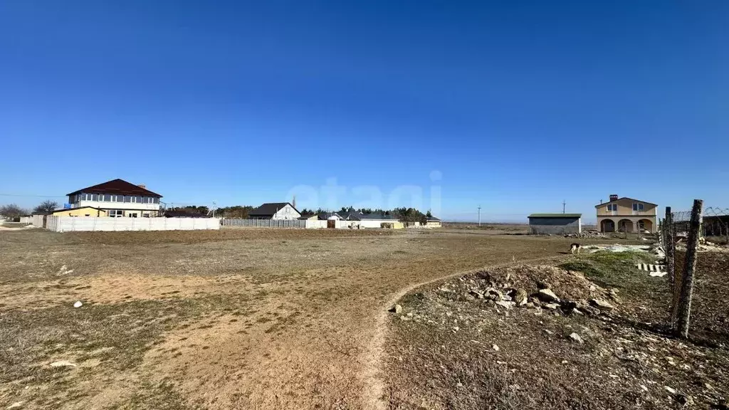 Участок в Крым, Черноморский район, с. Новосельское ул. Миндальная, 4 ... - Фото 1