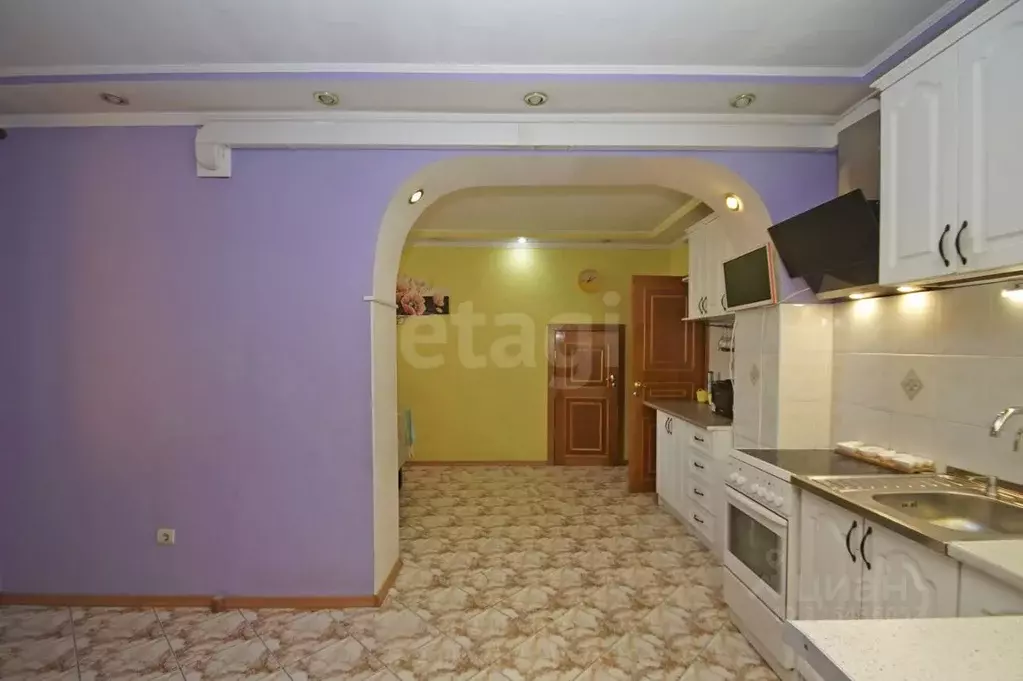 4-к кв. Омская область, Омск ул. Маршала Жукова, 105 (119.0 м) - Фото 1