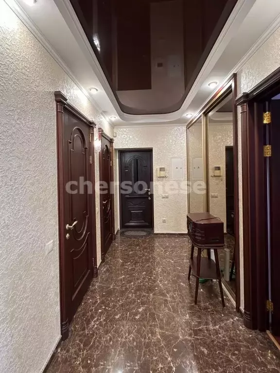 5-к кв. Севастополь ул. Истомина, 12 (233.4 м) - Фото 2