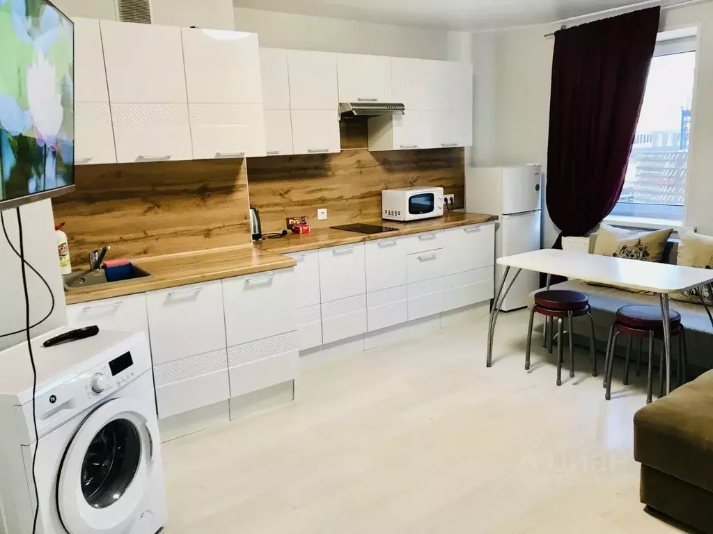 3-к кв. Удмуртия, Ижевск ул. 40 лет Победы, 69 (70.0 м) - Фото 1