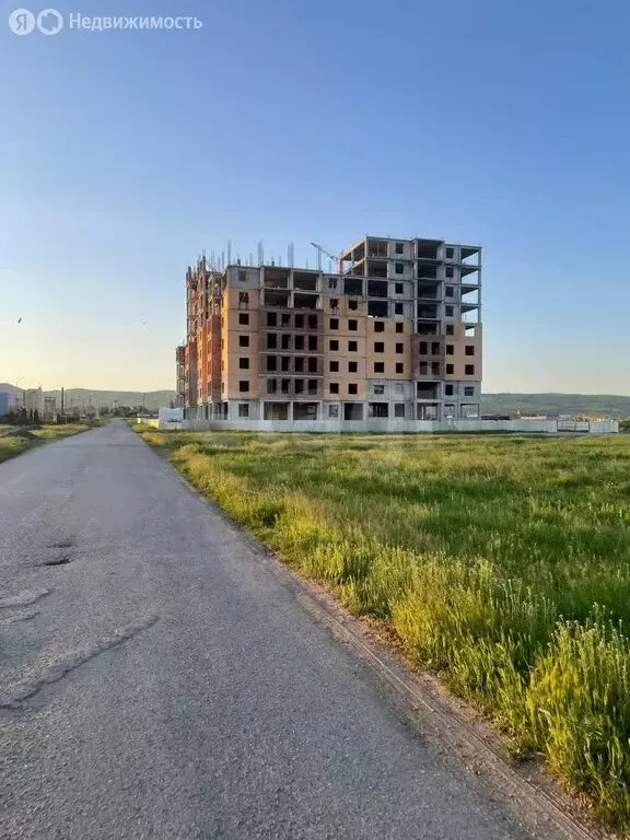 1-комнатная квартира: Карабулак, улица Джабагиева, 6 (50 м) - Фото 1