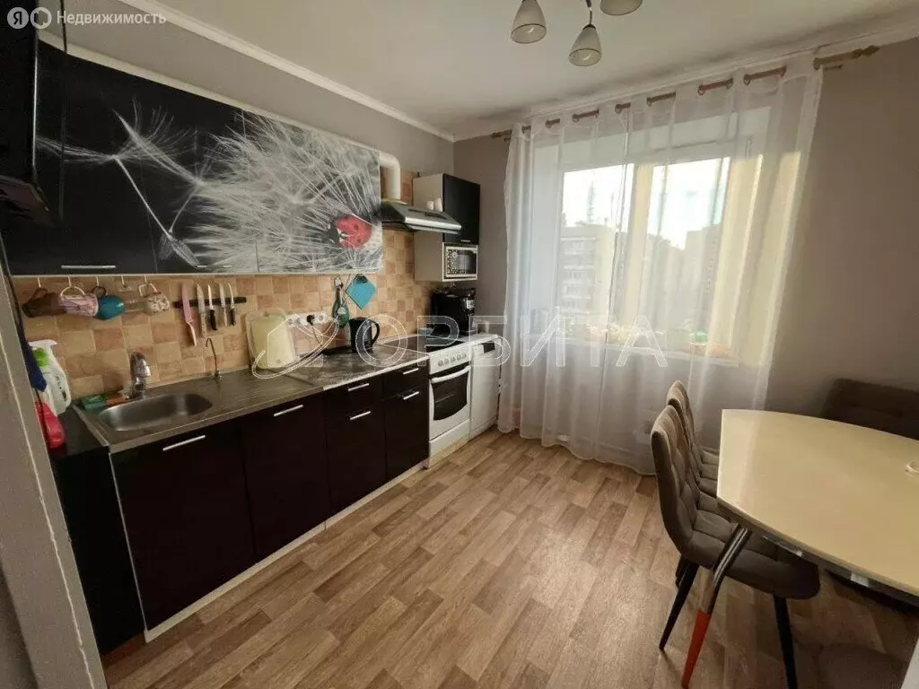 2-комнатная квартира: Тюмень, 6-й микрорайон, проезд 9 Мая, 2 (50.4 м) - Фото 1