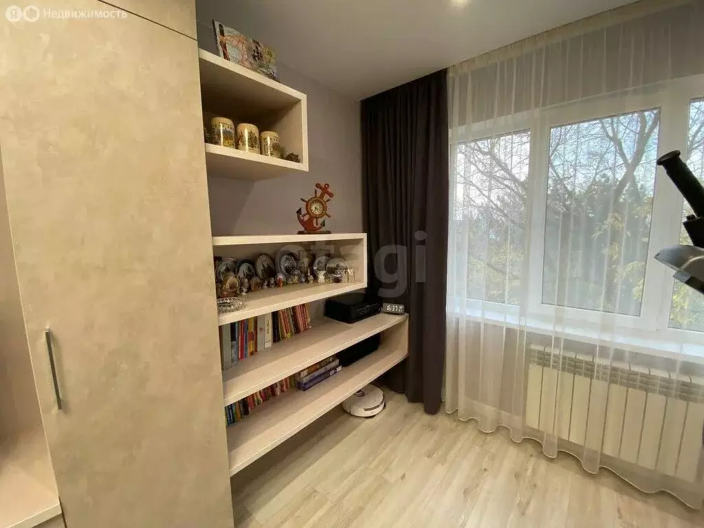 3-комнатная квартира: Симферополь, улица Куйбышева, 32 (63.4 м) - Фото 2