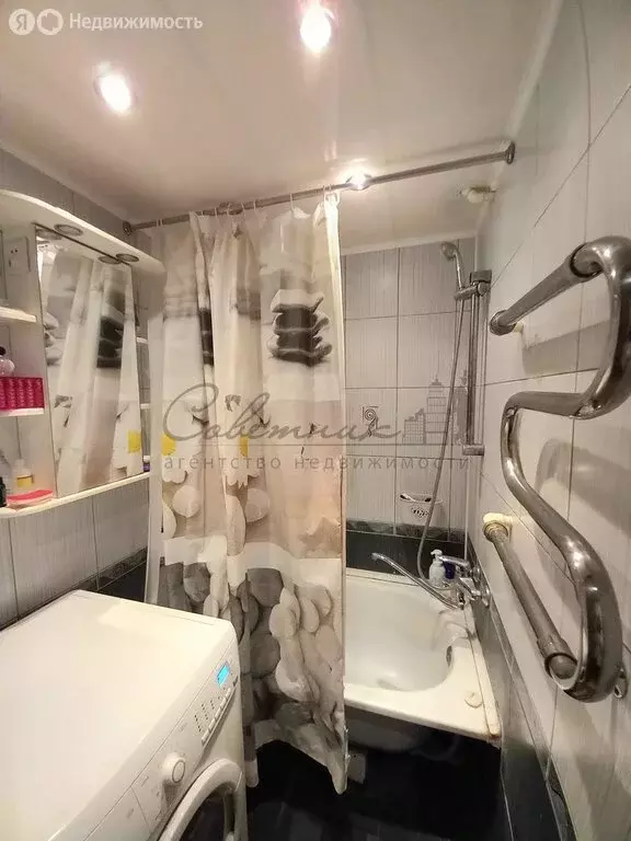 2-комнатная квартира: Старый Оскол, микрорайон Весенний, 3 (47 м) - Фото 0