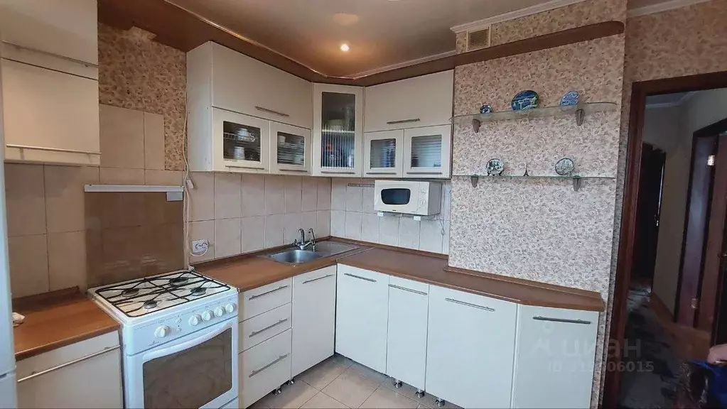3-к кв. Курская область, Курск Коммунальная ул., 12 (80.0 м) - Фото 0