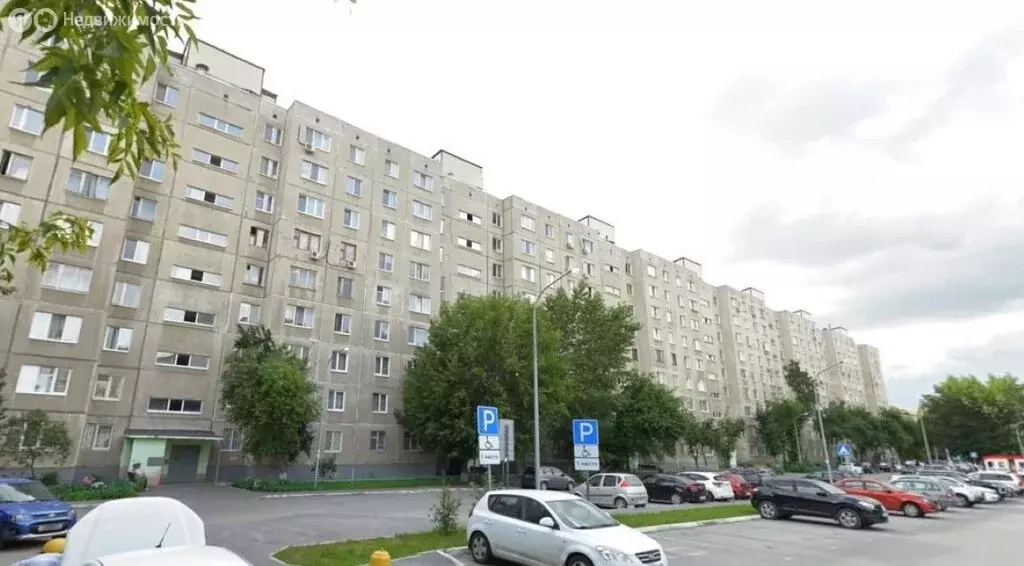 2-комнатная квартира: Тюмень, улица Энергетиков, 51 (50 м) - Фото 2