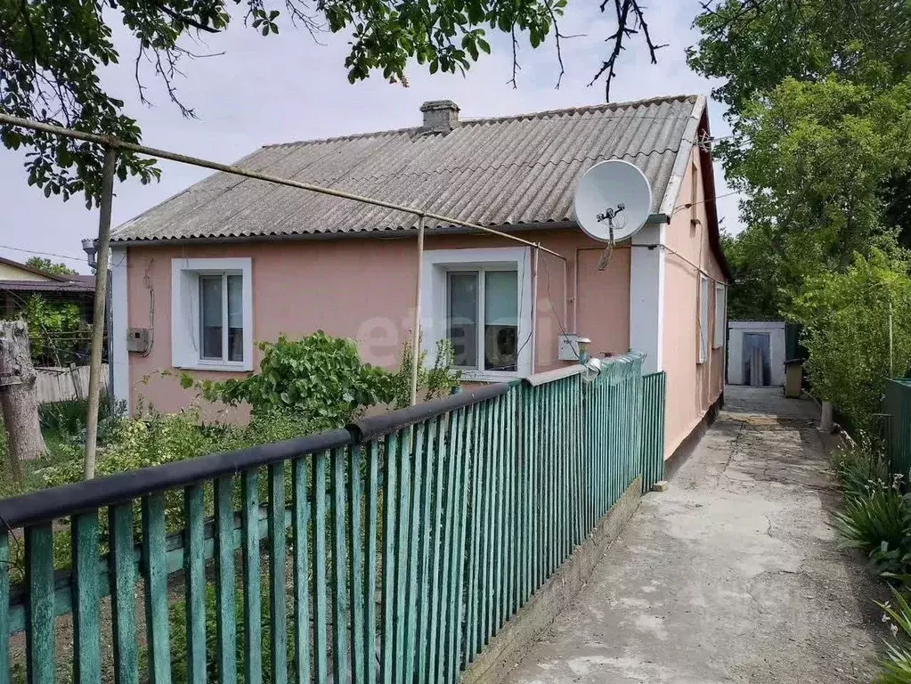 Дом в Крым, Симферопольский район, Первомайское с/пос, с. Красное ул. ... - Фото 1