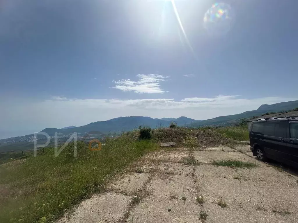 Участок в Крым, Алушта муниципальный округ, с. Лучистое ул. ... - Фото 1