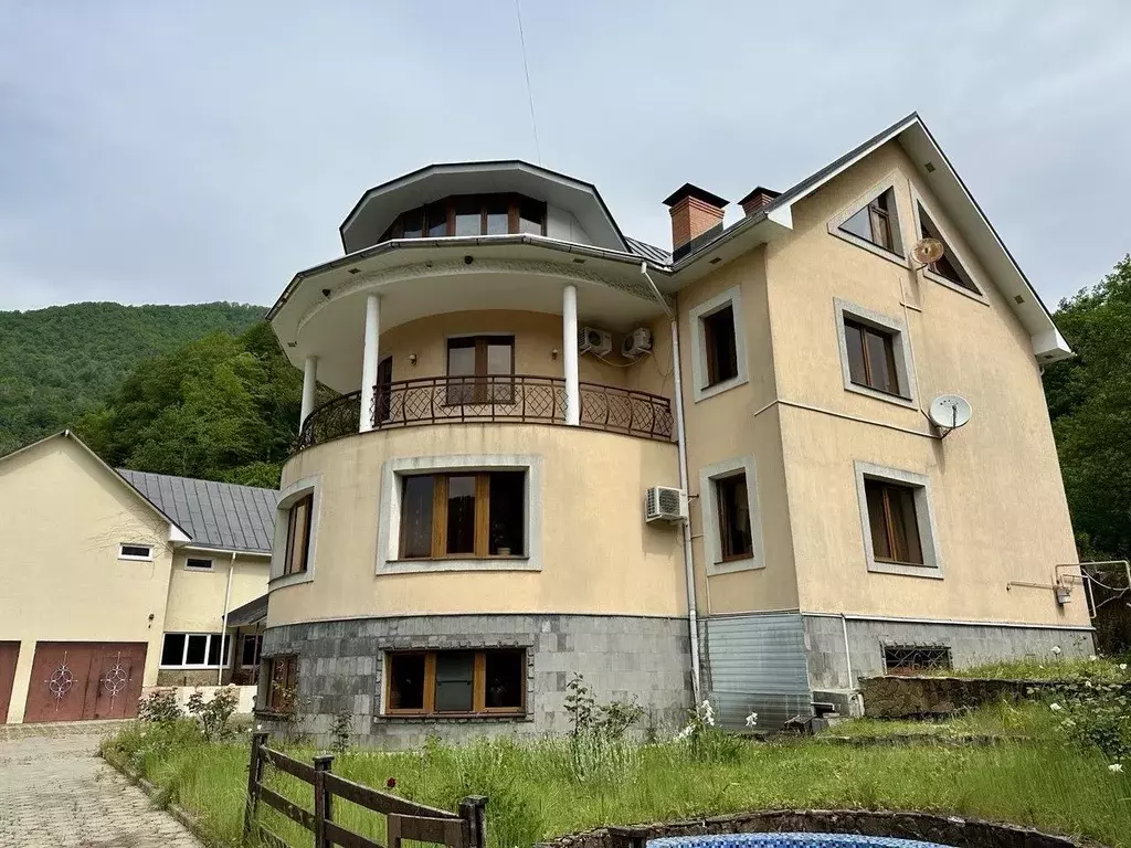 Дом в Краснодарский край, Сочи Красная Поляна пгт,  (700 м) - Фото 1