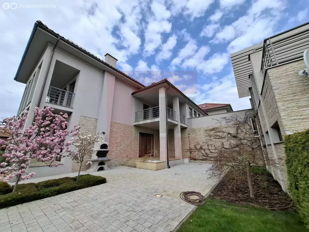 Дом в посёлок Лесной, Набережная улица, 5В (385 м) - Фото 1