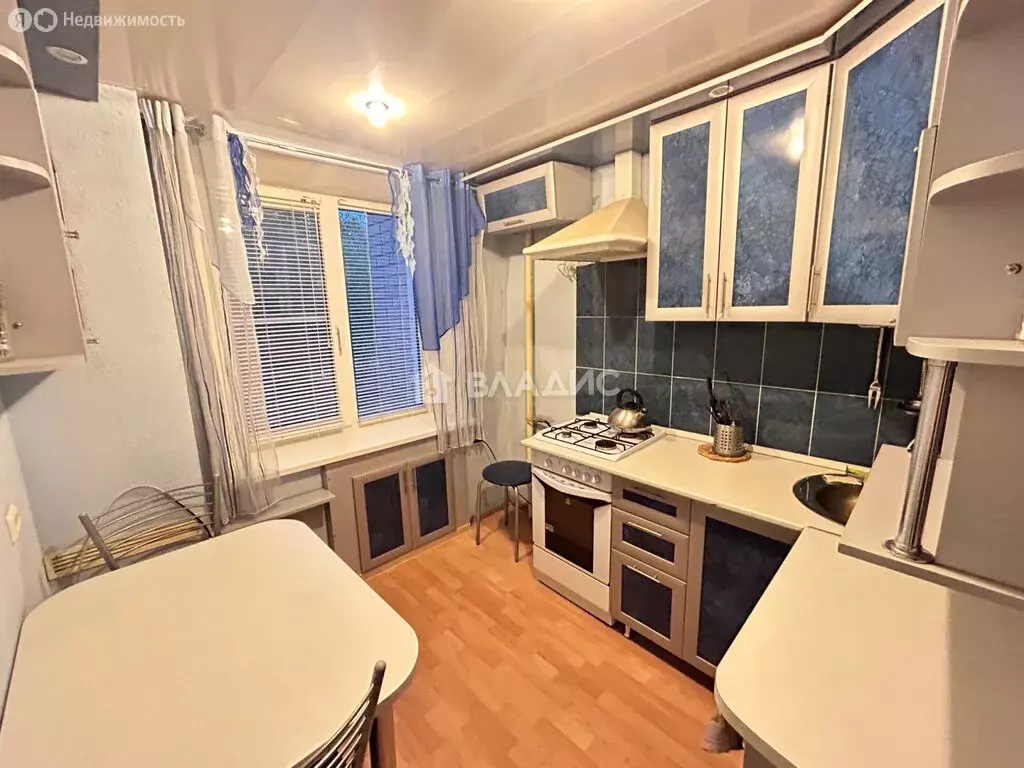 3-комнатная квартира: Волгоград, улица Лавочкина, 10/1 (57 м) - Фото 0