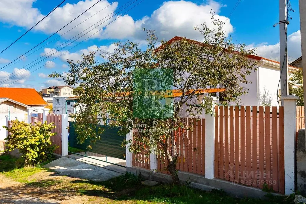 Дом в Севастополь Балаклавский муниципальный округ, ул. Ивана ... - Фото 1