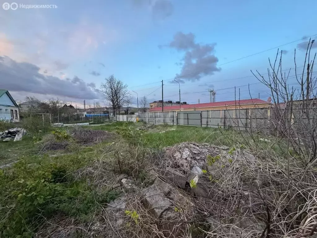 Участок в посёлок Верхнебаканский, улица Свердлова (5.6 м) - Фото 0
