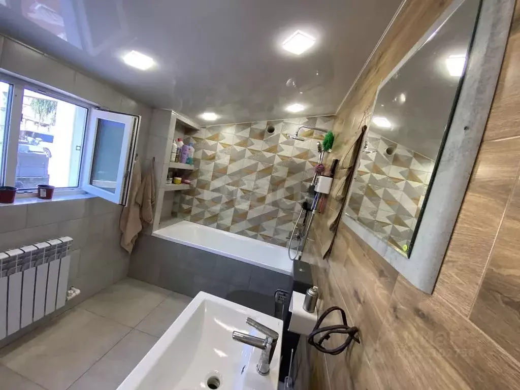 Дом в Саратовская область, Марксовский район, Подлесновское ... - Фото 1