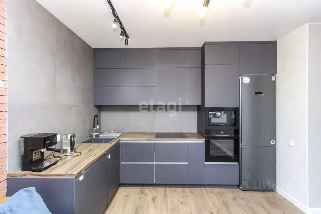 2-к кв. Тюменская область, Тюмень ул. Пожарных и Спасателей, 5к1 (60.1 ... - Фото 1