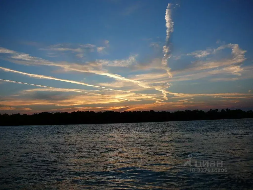 Участок в Астраханская область, Икрянинский район, с. Бахтемир ул. ... - Фото 1