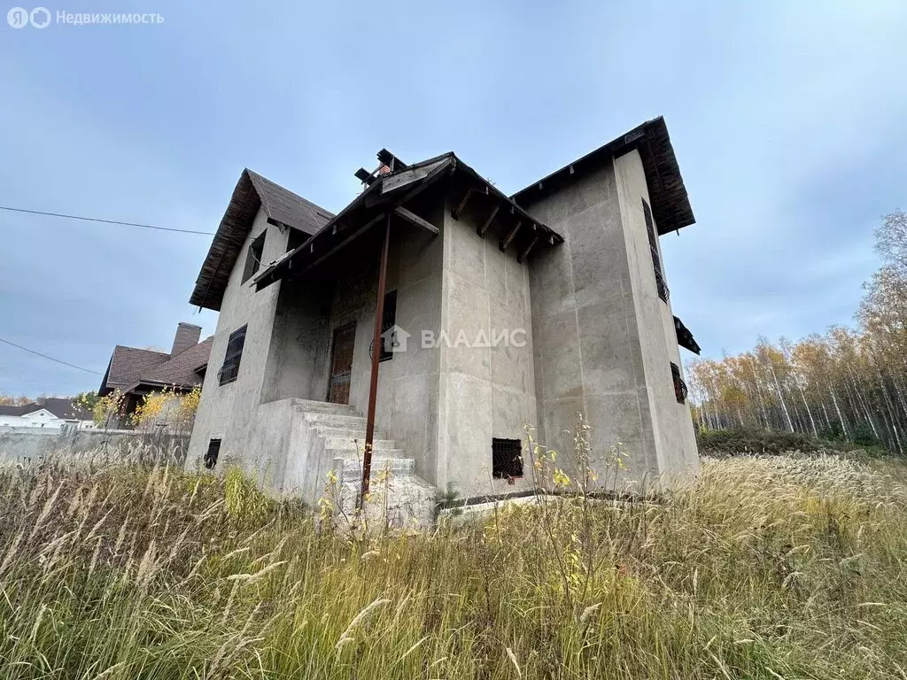 Дом в муниципальное образование Новосельское, село Любец (230 м) - Фото 0