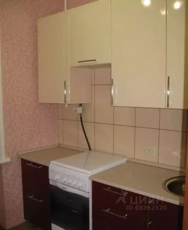 1-к кв. Омская область, Омск Полковая ул, 41 (28.0 м) - Фото 0