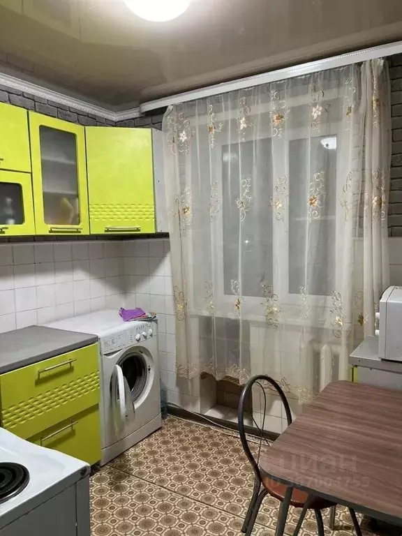 3-к кв. Ростовская область, Новошахтинск Харьковская ул., 74 (60.0 м) - Фото 0