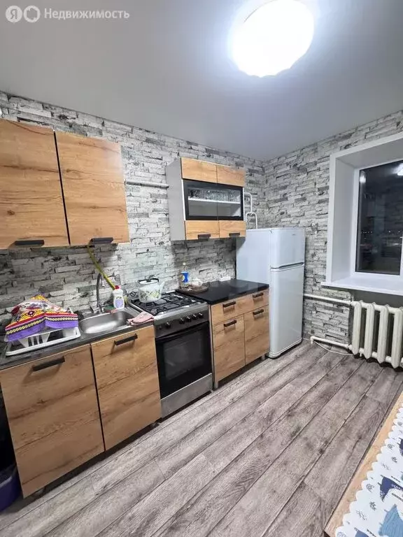 3-комнатная квартира: село Стрехнино, улица Стаханова, 2 (58.8 м) - Фото 1