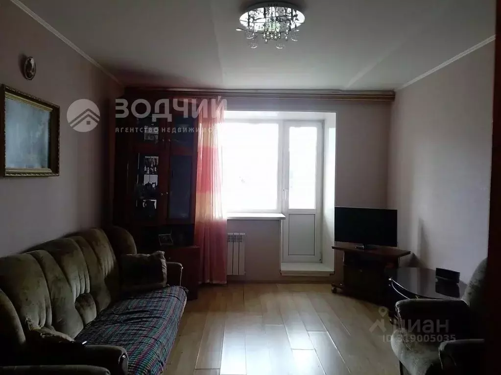 3-к кв. Чувашия, Шумерля Октябрьская ул., 11 (59.4 м) - Фото 0