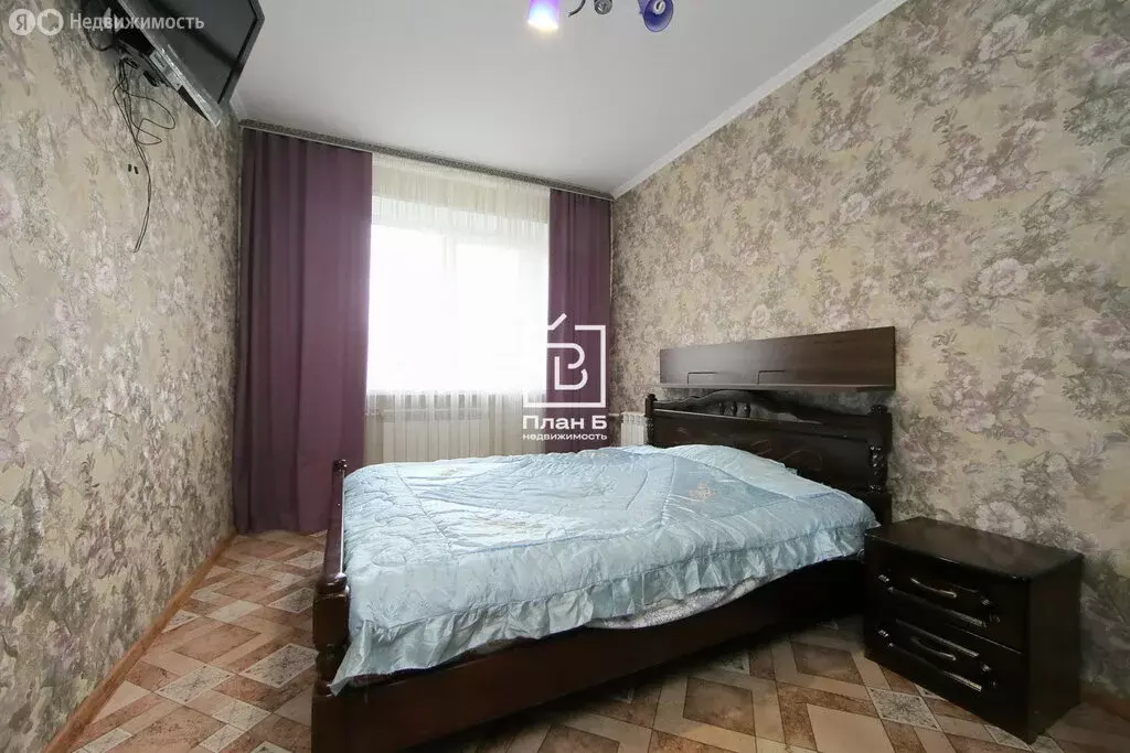 3-комнатная квартира: Калуга, Отбойная улица, 18/2 (70 м) - Фото 0